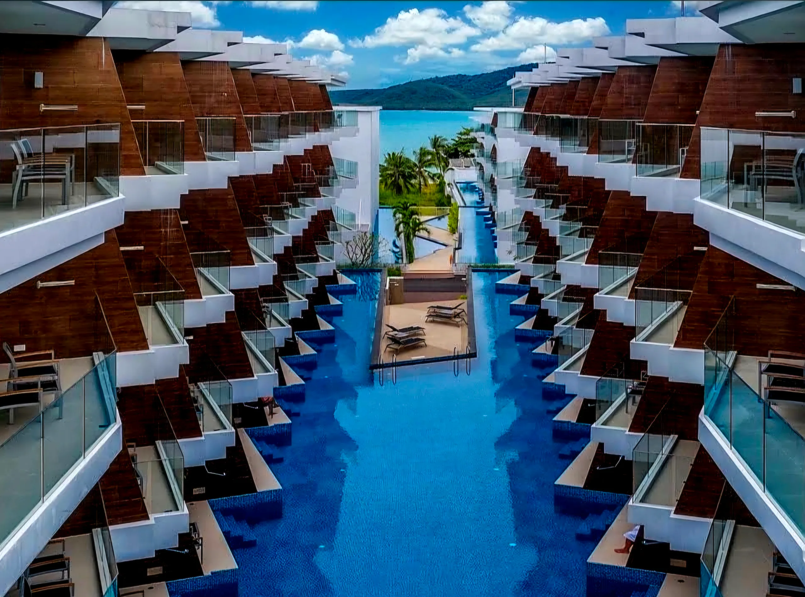 BEACHFRONT HOTEL FOR SALE IN PHUKET