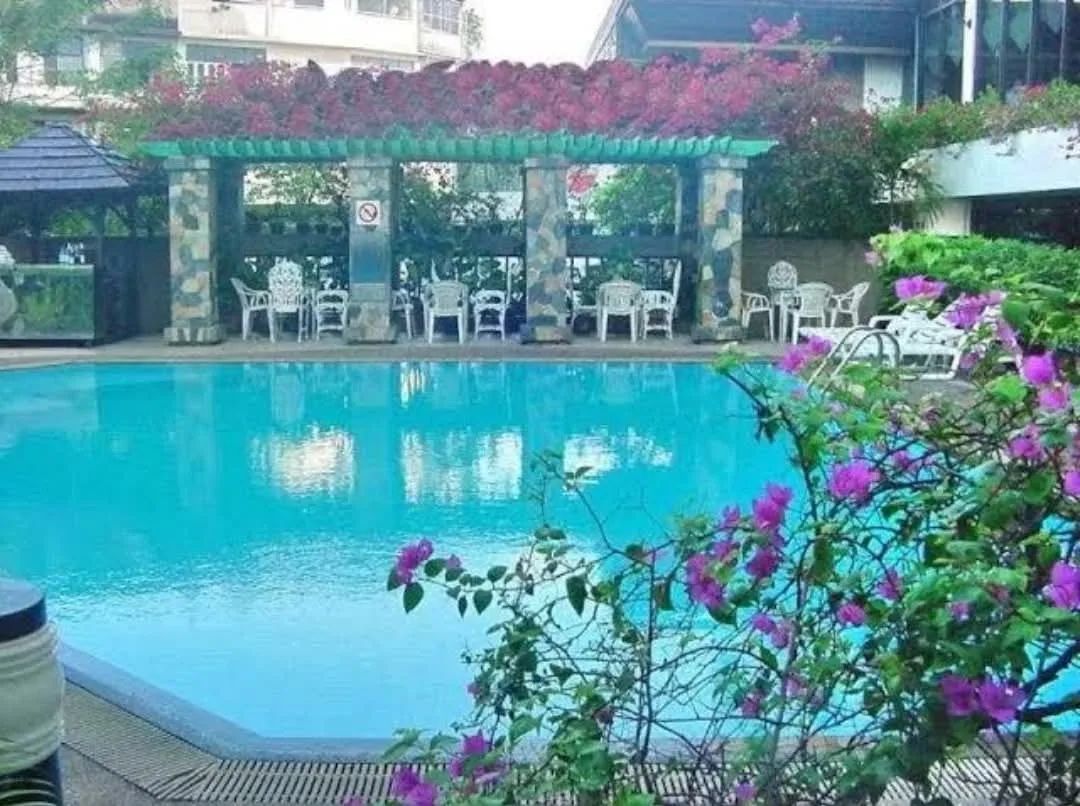 Prime 4 star hotel in Central Bangkok for sale