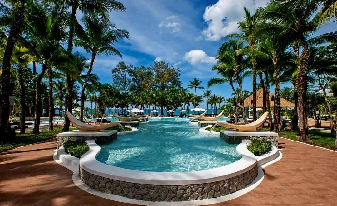 Luxury 5 stars hotel and resort near Phuket airport for sale