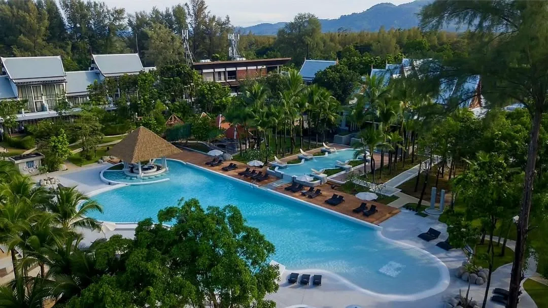 Luxury 5 stars hotel and resort near Phuket airport for sale