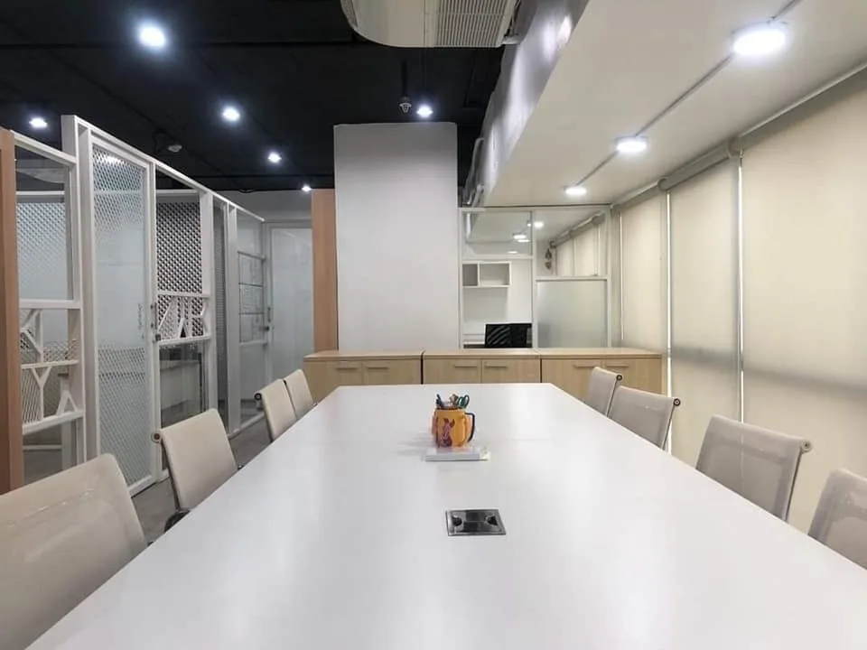 Fully furnished office near BTS Na Na for rent