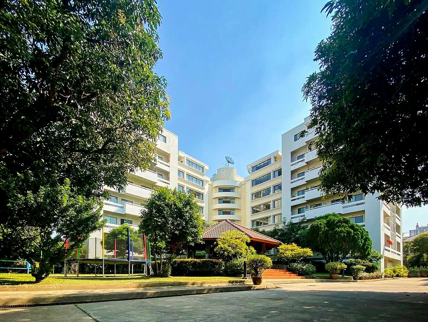 Luxury Private Residence for Rent | 4 Bedrooms | 400 SQ.M. | Pet Friendly