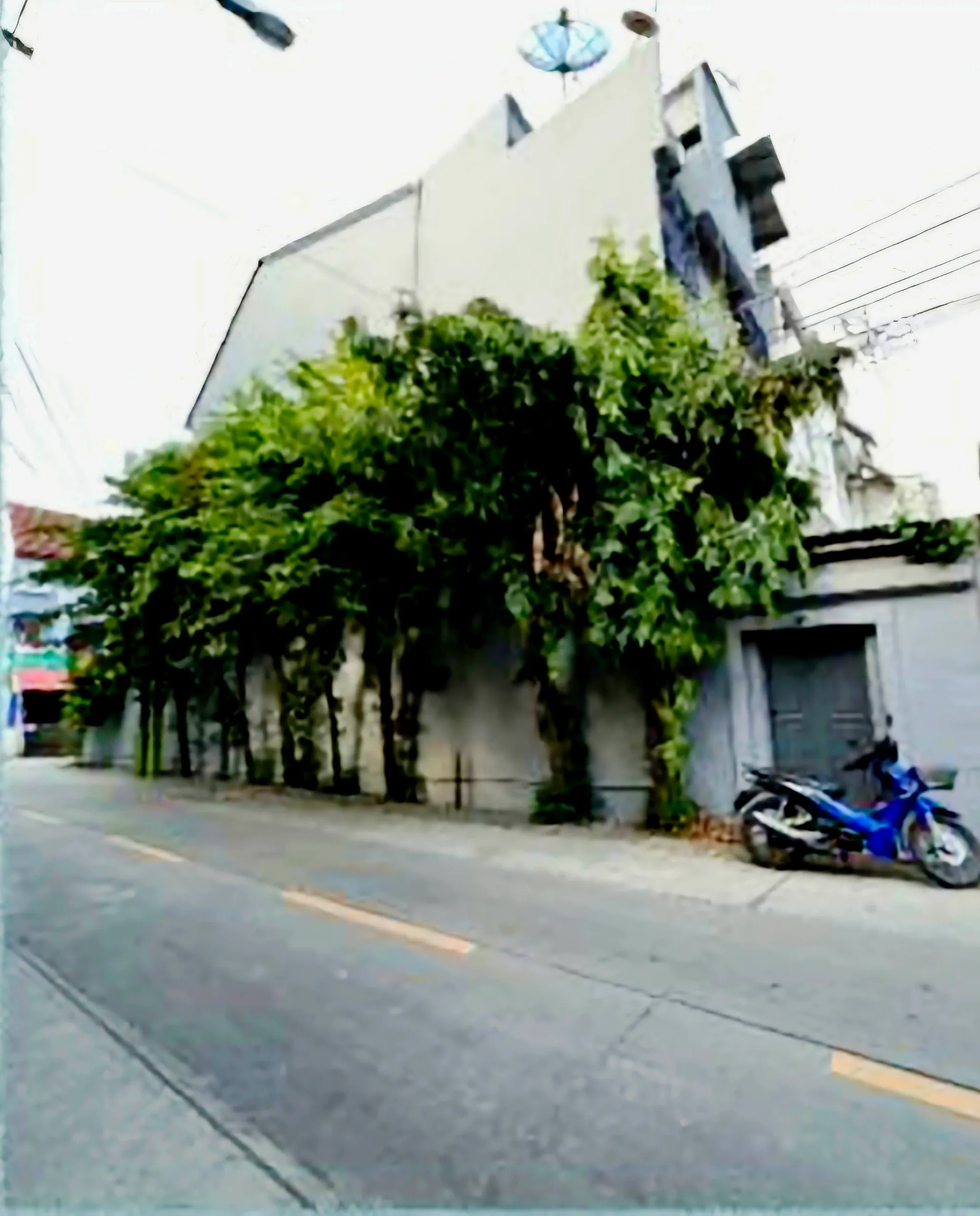 RARE RAMA 9 HOME OFFICE / LARGE FAMILY RESIDENCE – ONLY THB 16.5 MILLION
