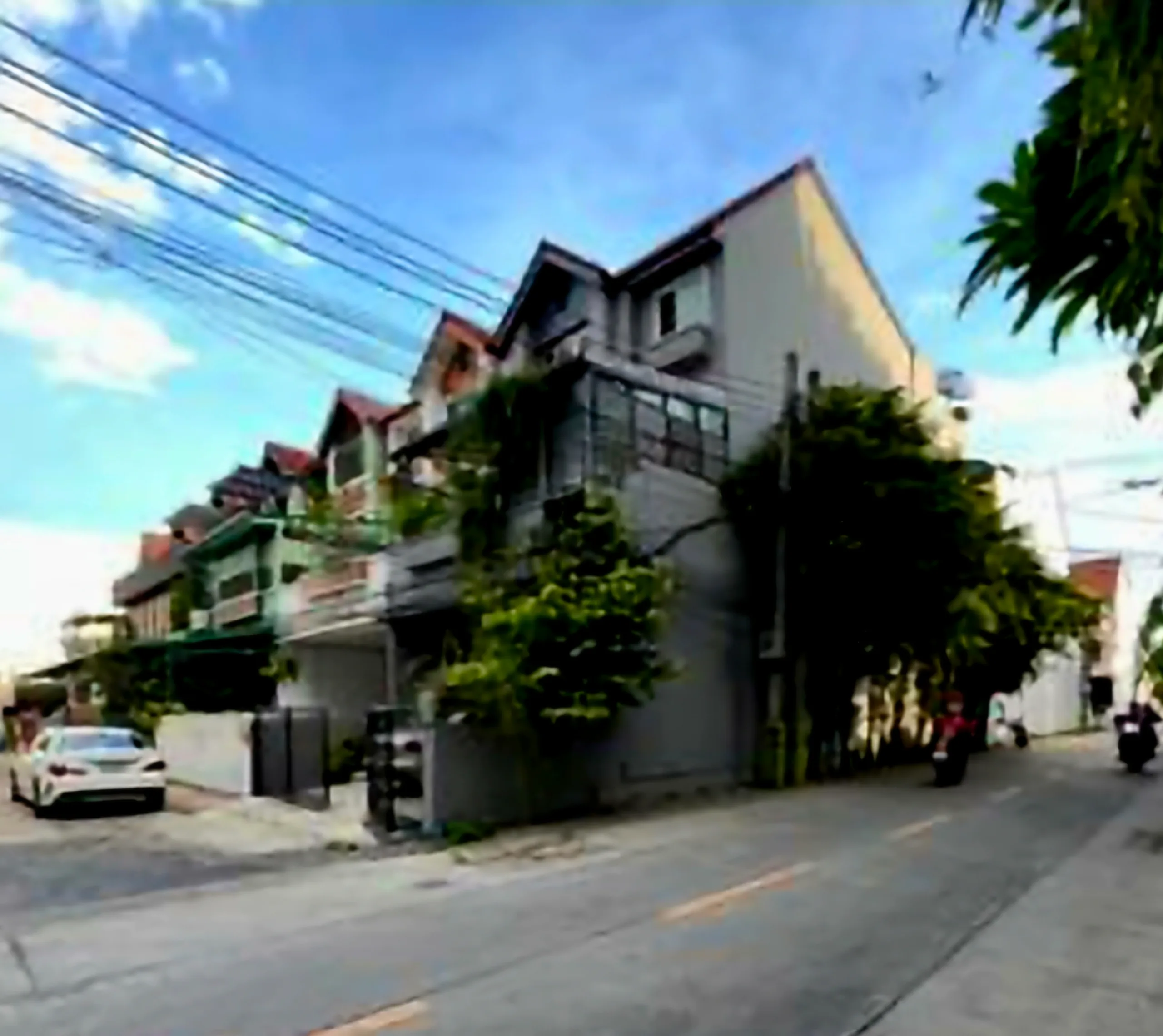 RARE RAMA 9 HOME OFFICE / LARGE FAMILY RESIDENCE – ONLY THB 16.5 MILLION