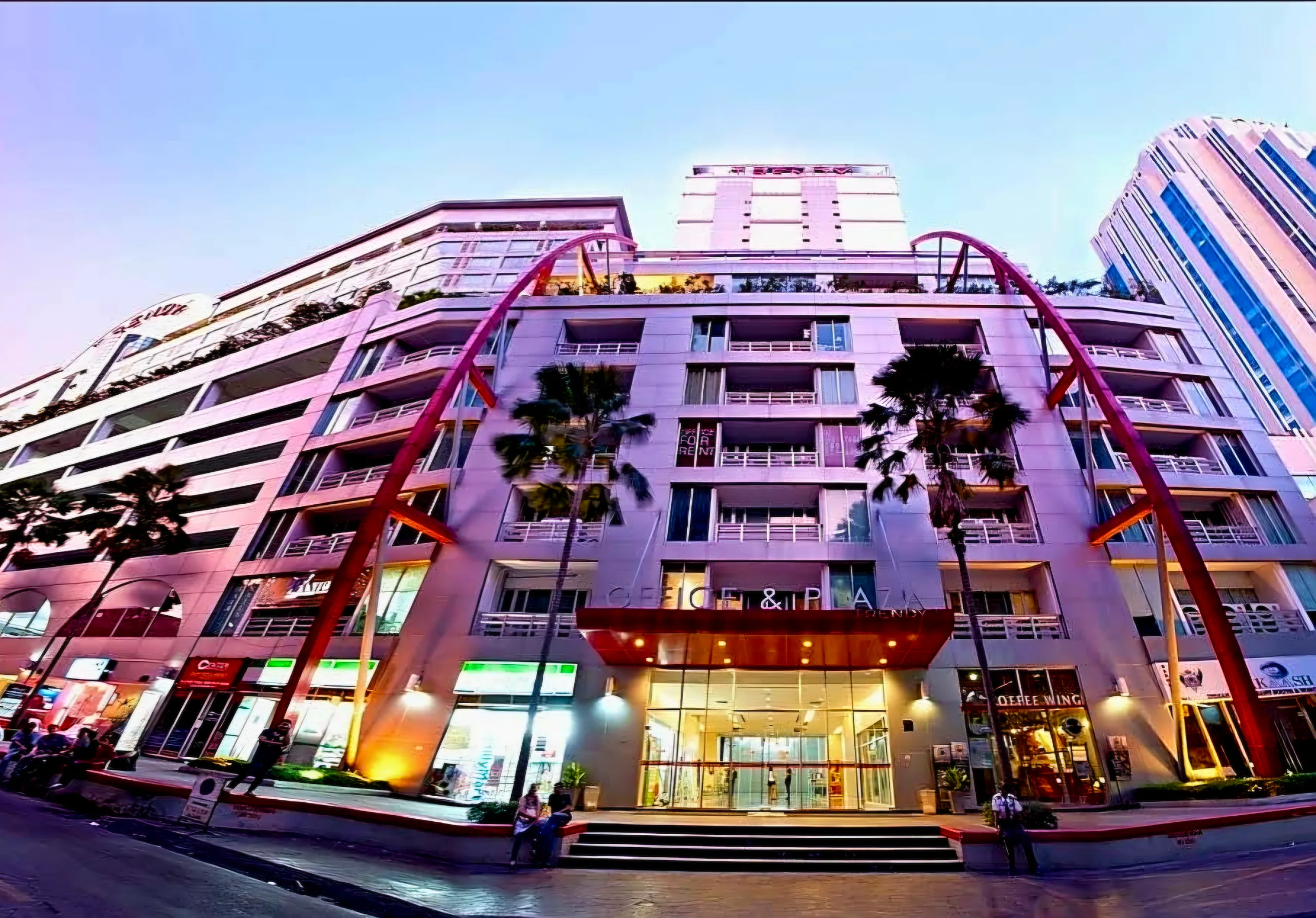 PREMIUM OFFICE & RETAIL SPACE FOR RENT – 300 M. FROM BTS NANA