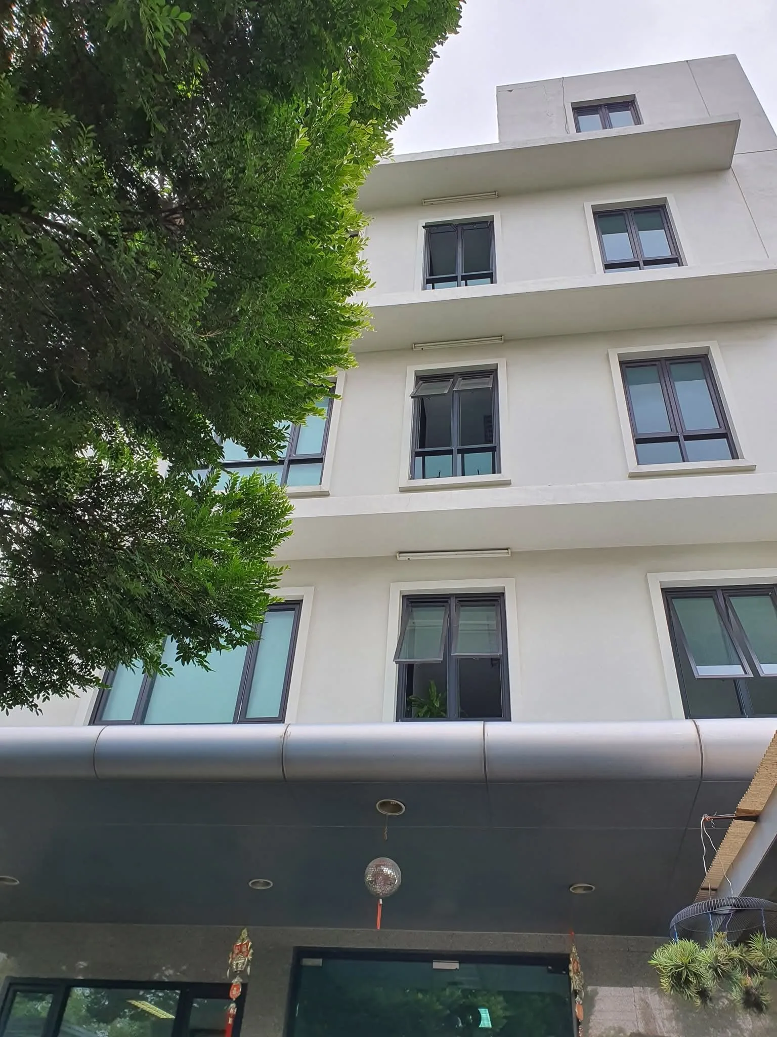 PREMIUM OFFICE BUILDING FOR SALE | BTS PUNNAWITHI – UDOMSUK