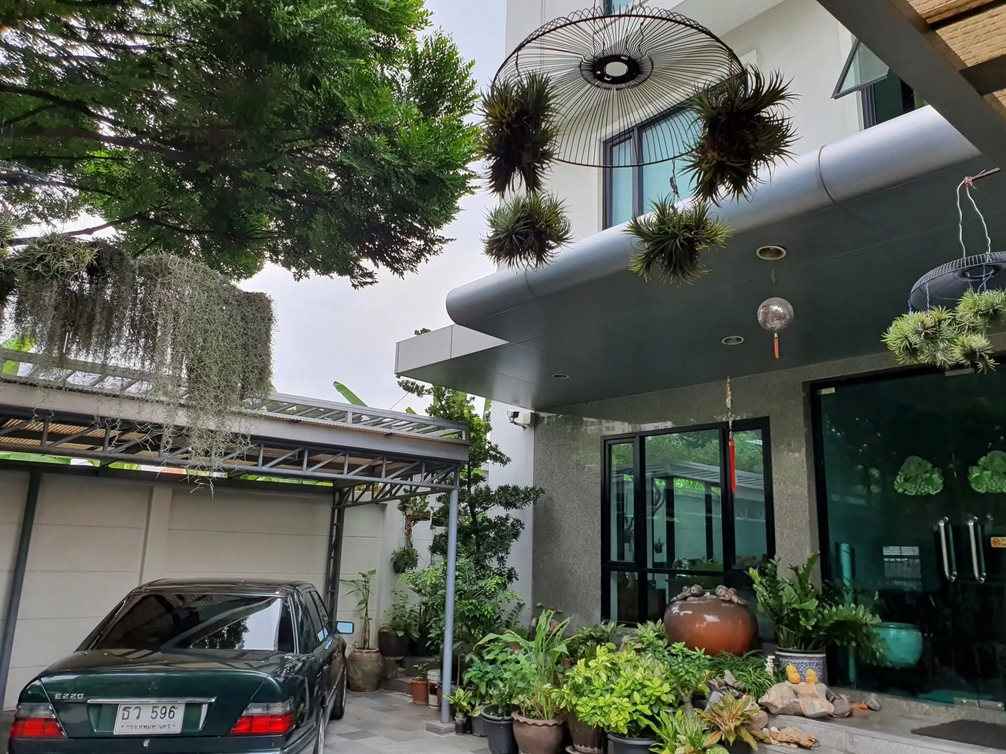 PREMIUM OFFICE BUILDING FOR SALE | BTS PUNNAWITHI – UDOMSUK