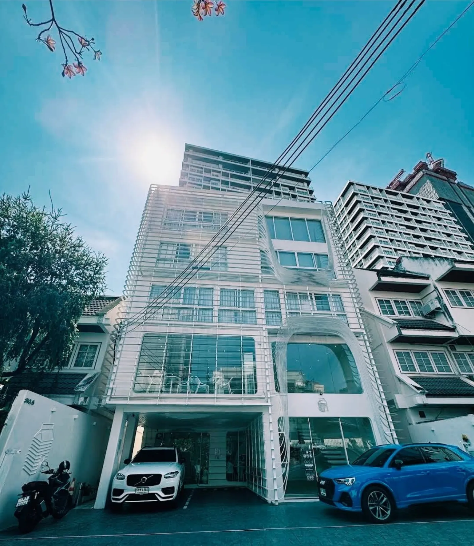 Premium Café & Restaurant Business for Takeover — Thonglor